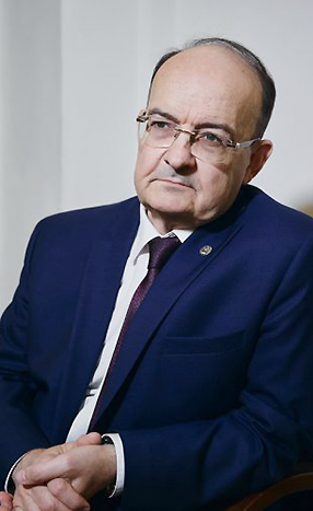 директор «Научного центра неврологии» (сопредседатель экспертного совета) Пирадов Михаил Александрович.