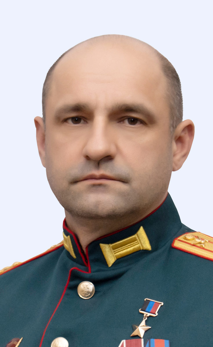 полномочный представитель Президента в Уральском федеральном округе Жога Артем Владимирович.