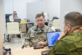 Трудоустройство – важная часть адаптации героев.