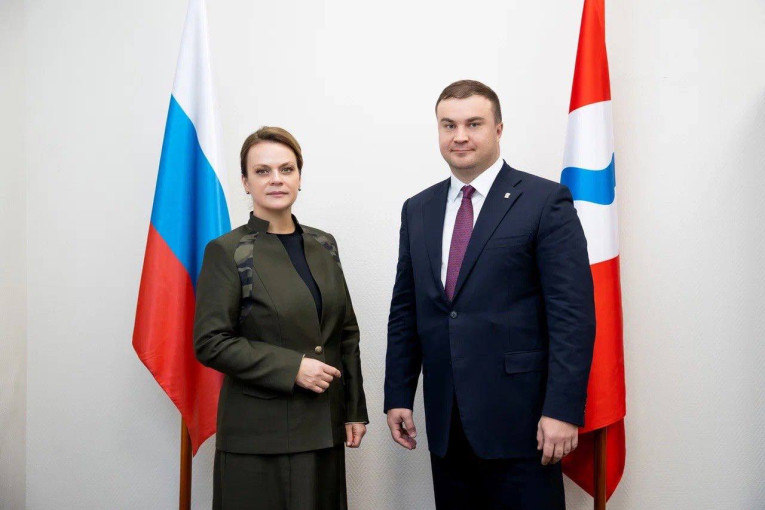 Анна Цивилева провела встречу с губернатором Омской области.